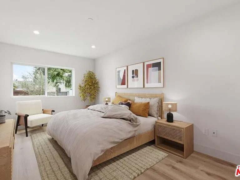6937 Simpson Ave #1/2 — Photo 7