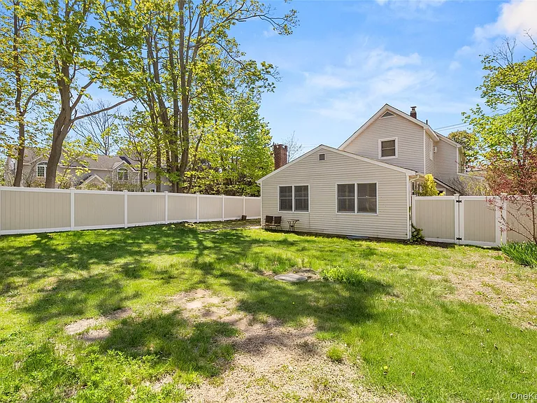 217 Greeley Ave — Photo 13