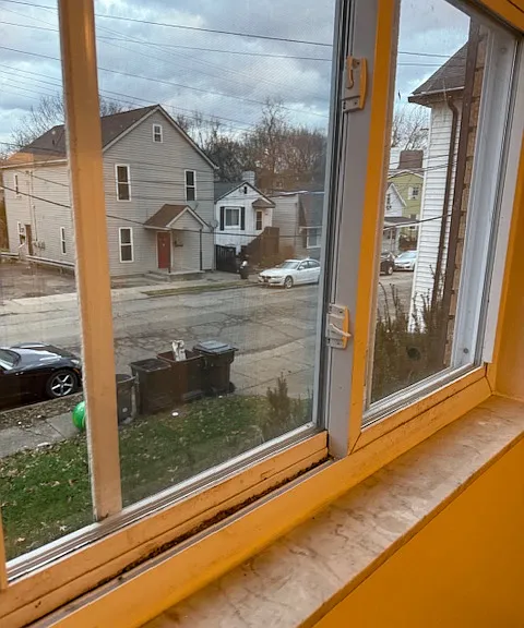 1821 Mills Ave — Photo 4