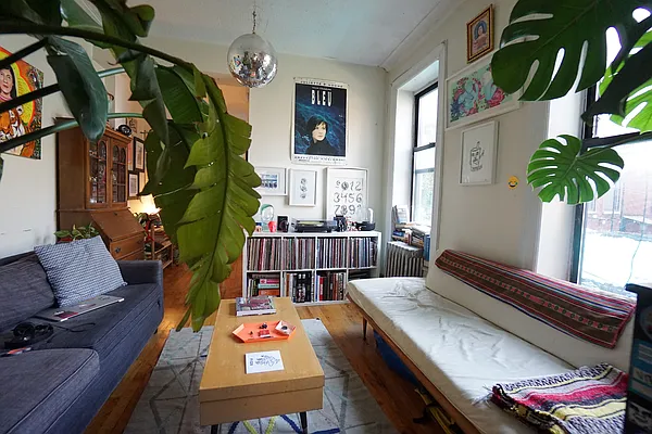 Rented by Rennit Inc. | media 16