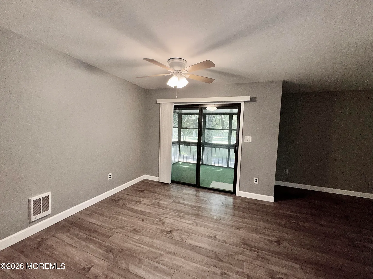 1 bed, 920 sqft, $2,000 — Photo 4