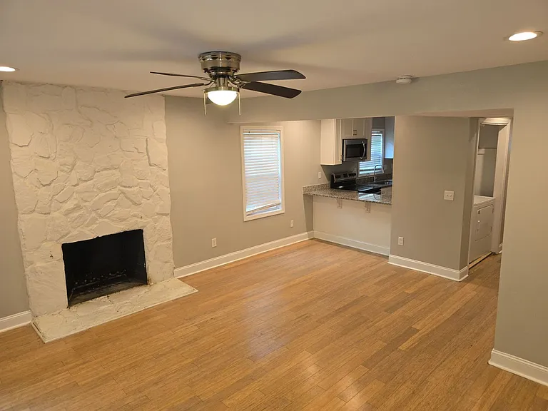 1902 Village Lake Dr — Photo 7
