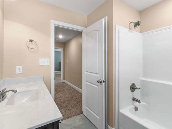 5th image of 105 Kingston Cv