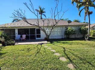 1073 Rose Garden Rd, Cape Coral, FL 33914