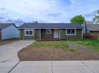 2360 SW Salmon Ave, Redmond, OR 97756