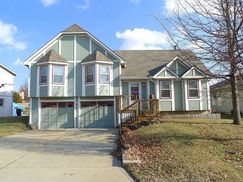 2nd image of 819 Heather Dr