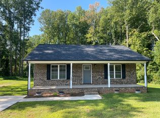 26 E J St, Maiden, NC 28650