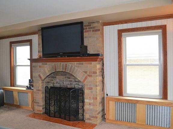 4th image of 9516 Major Ave