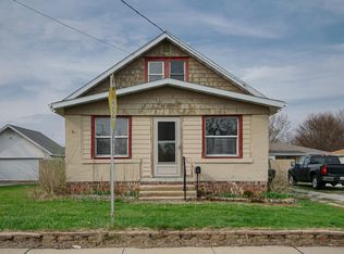 711 Peoria St, Washington, IL 61571