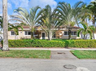Highland Lakes, Miami, FL 33180