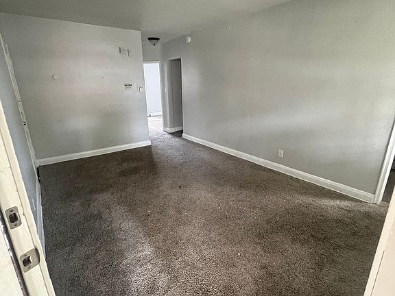 3rd image of 7058 Surrey Dr #1
