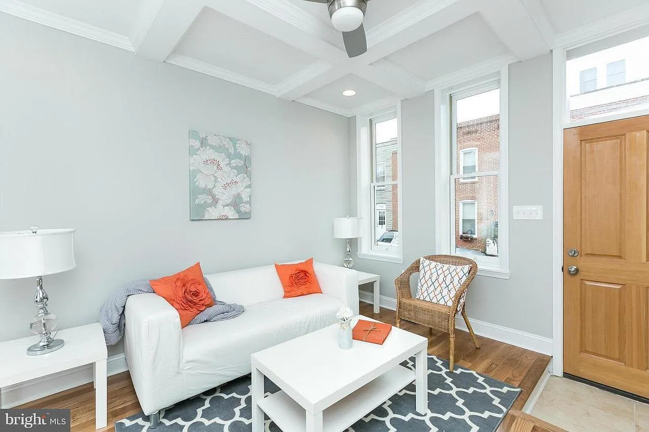 3 bed, 1068 sqft, $2,850 — Photo 3