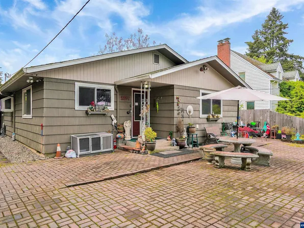 1897 Park Ave NE, Salem, OR 97301