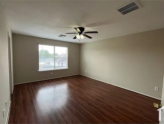 3 bed, 1976 sqft, $2,445 — Photo 2