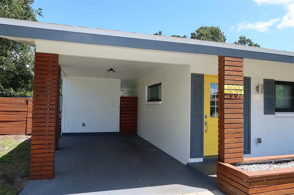 3 bed, 2.0 bath, 1208 sqft, $2,500 — Photo 3
