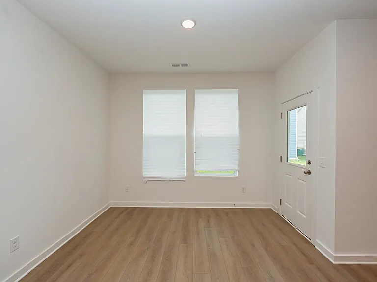 7187 Sutton Dr — Photo 33