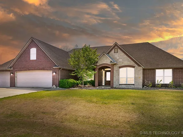 705 SW 20th St, Wagoner, OK 74467