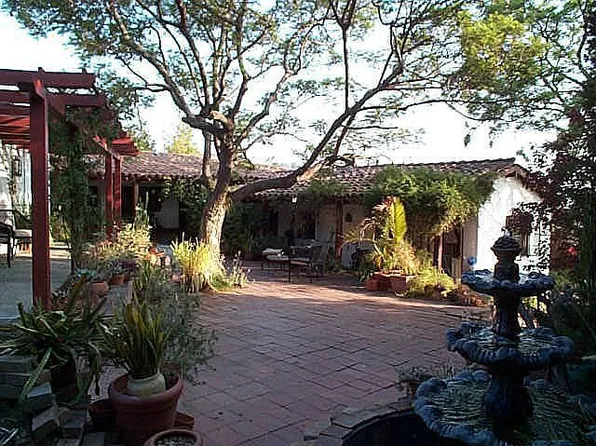 2650 Lake View Ave, Los Angeles, CA 90039