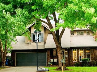 2100 S Oak Park Dr, Springfield, MO 65807