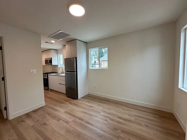 2539 S Cloverdale Ave #1 — Photo 15