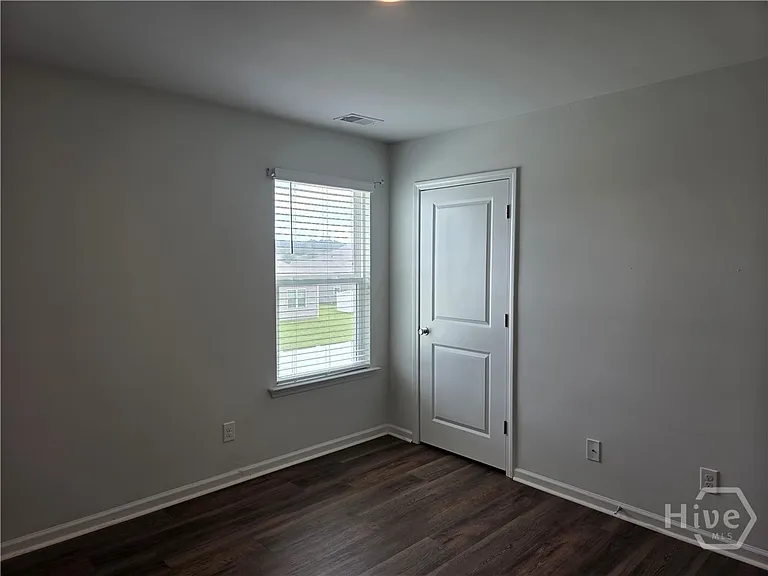 114 Troupe Dr — Photo 18