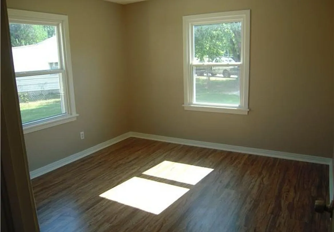 3 bed, 1406 sqft, $1,400 — Photo 4