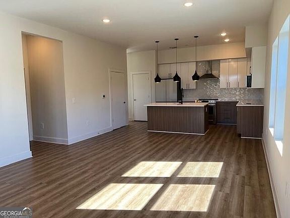 3rd image of 112 Rogers St NE #408