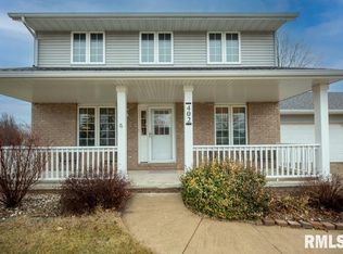 402 N Phil Gould Dr, Hanna City, IL