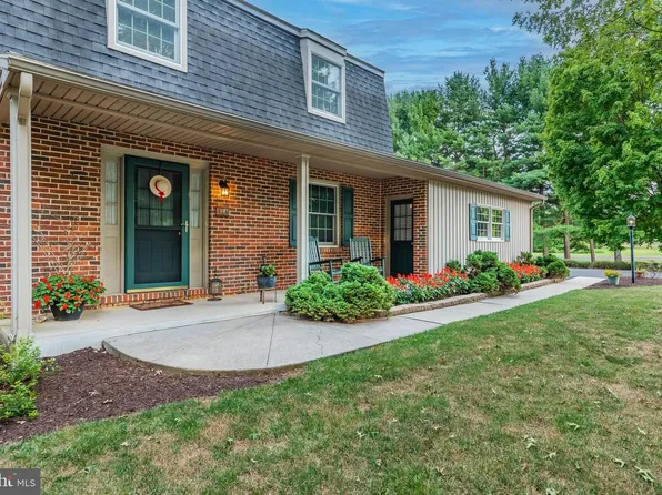 50 Wedgewood Dr, Carlisle, PA 17015
