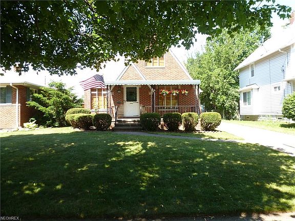 3rd image of 3206 W 142nd St