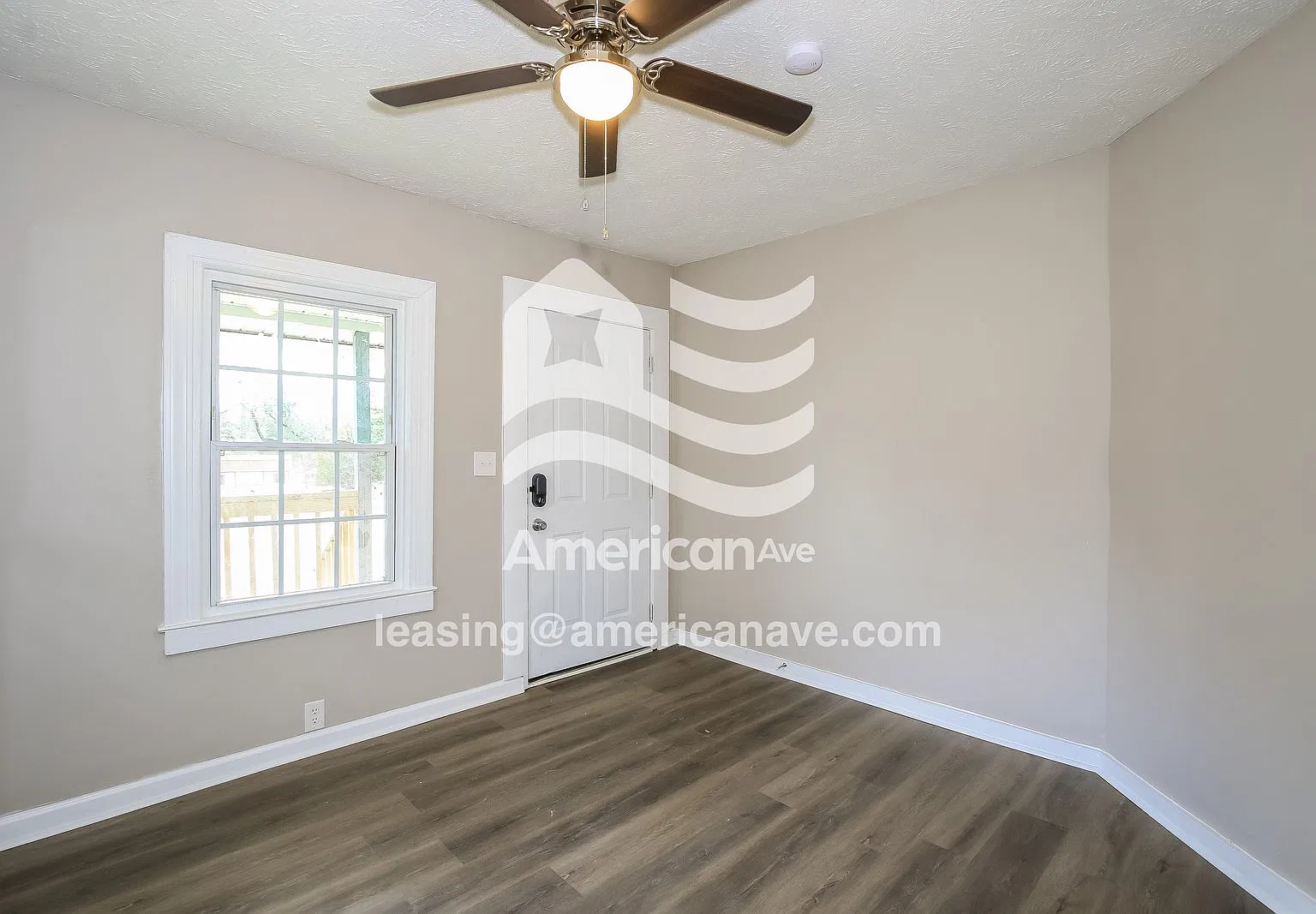 3 bed, 1.0 bath, 912 sqft, $1,045 — Photo 4