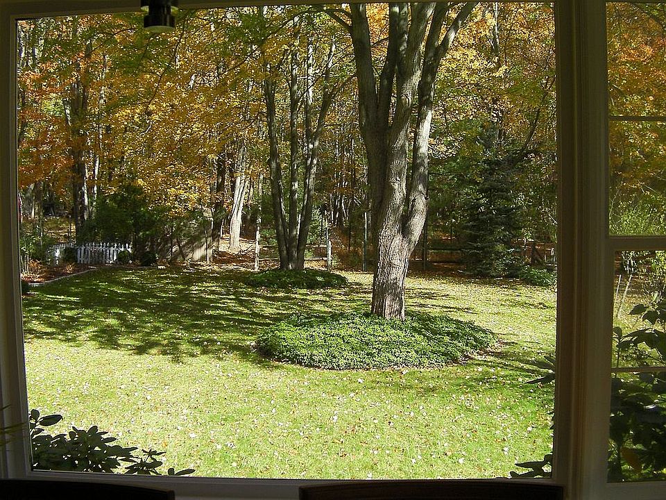 2nd image of 32 Brookside Ln