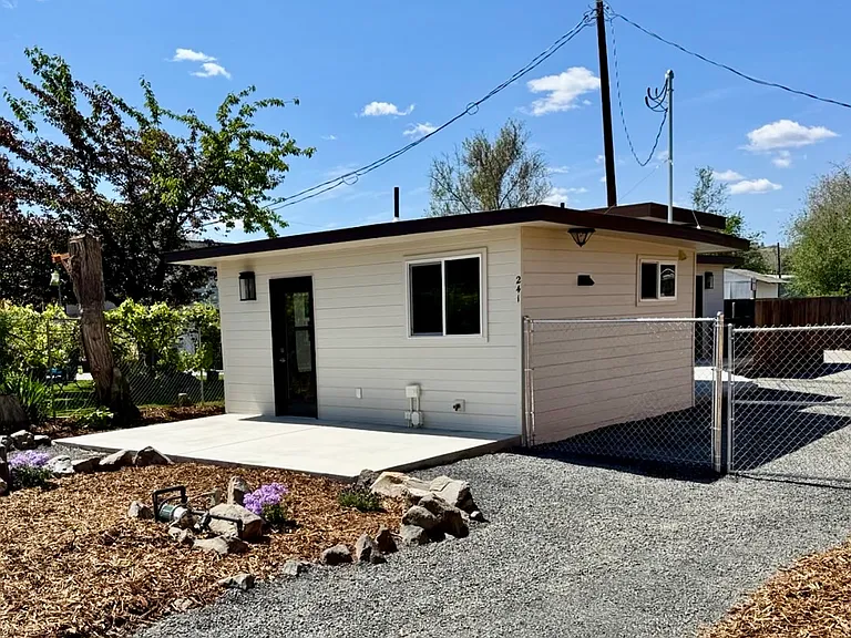241 Butte Ct — Photo 8