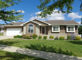 1622 Northridge Dr, Watertown, SD 57201