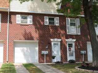 1163 Village Ln, Pottstown, PA 19464