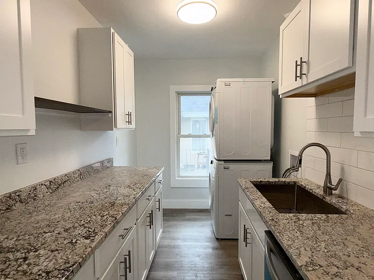 6 Holmes St #2 — Photo 9