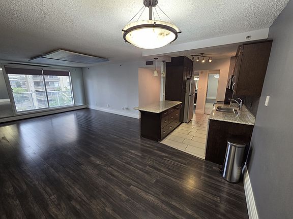 4th image of 320 5th Ave N #701