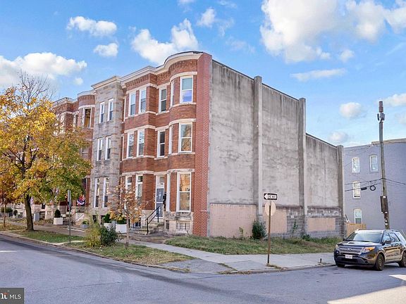 2nd image of 2920 Parkwood Ave