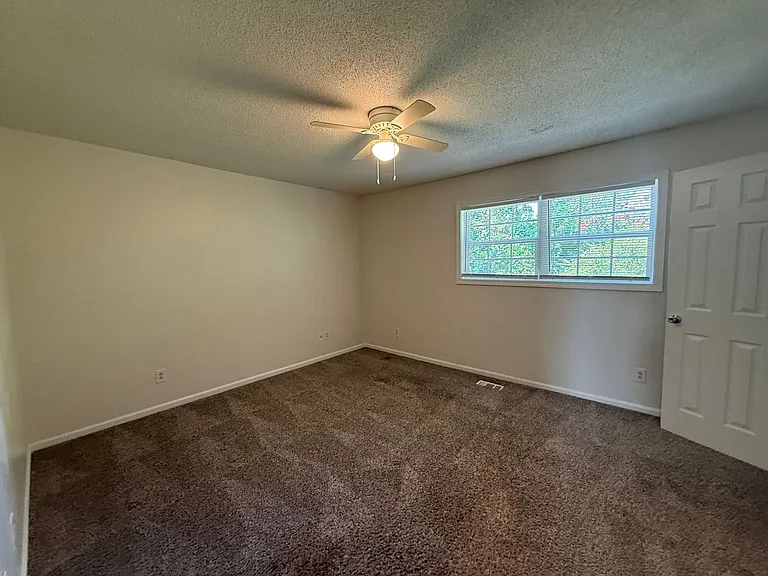 506 Myrtlewood Cir — Photo 7