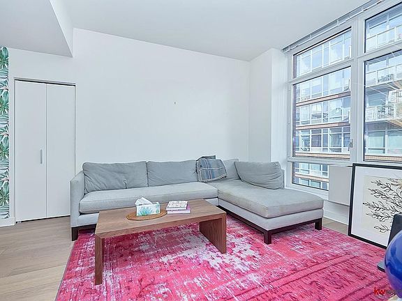 3rd image of 450 W 17th St APT 927