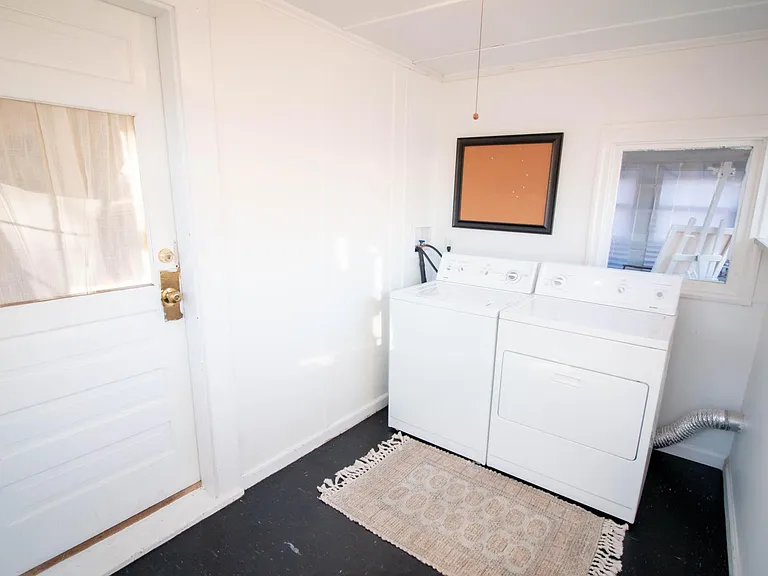 4607 Cambridge St — Photo 3