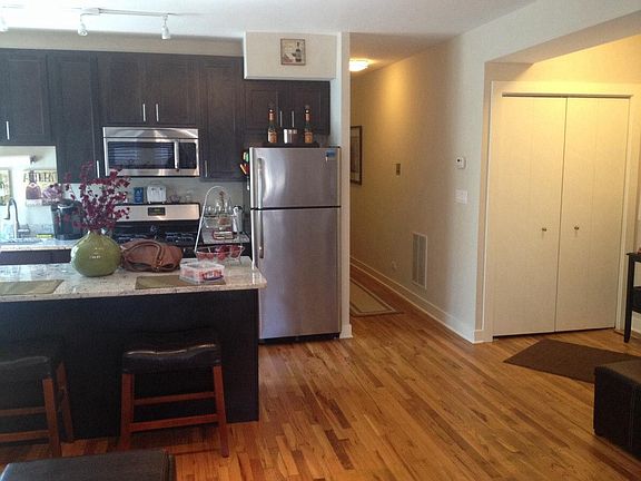 3rd image of 2233 W Wilson Ave APT 1A