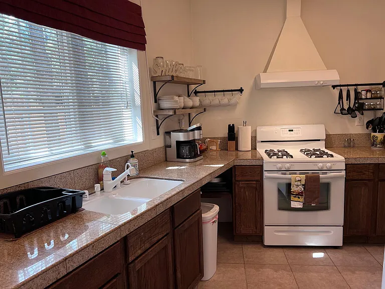 501 Irving Way — Photo 11