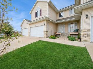 3561 Stoneview Cir SW, Cedar Rapids, IA 52404