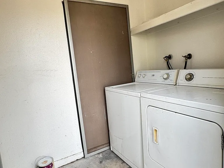 2506 E 5th Pl — Photo 14