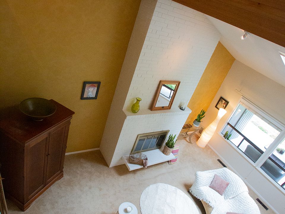 1st image of 909 30th St NW