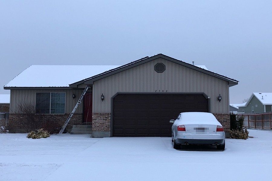 1st image of 2302 N Gladys Dr