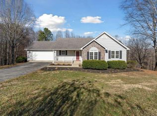 1821 Vista Cir, Bedford, VA 24523