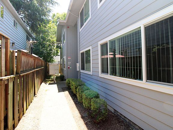 4th image of 1942-1956 NE Tillamook St #1950