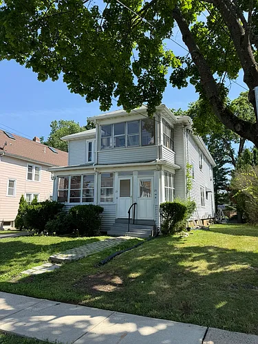 23 Gillette St Photo 1